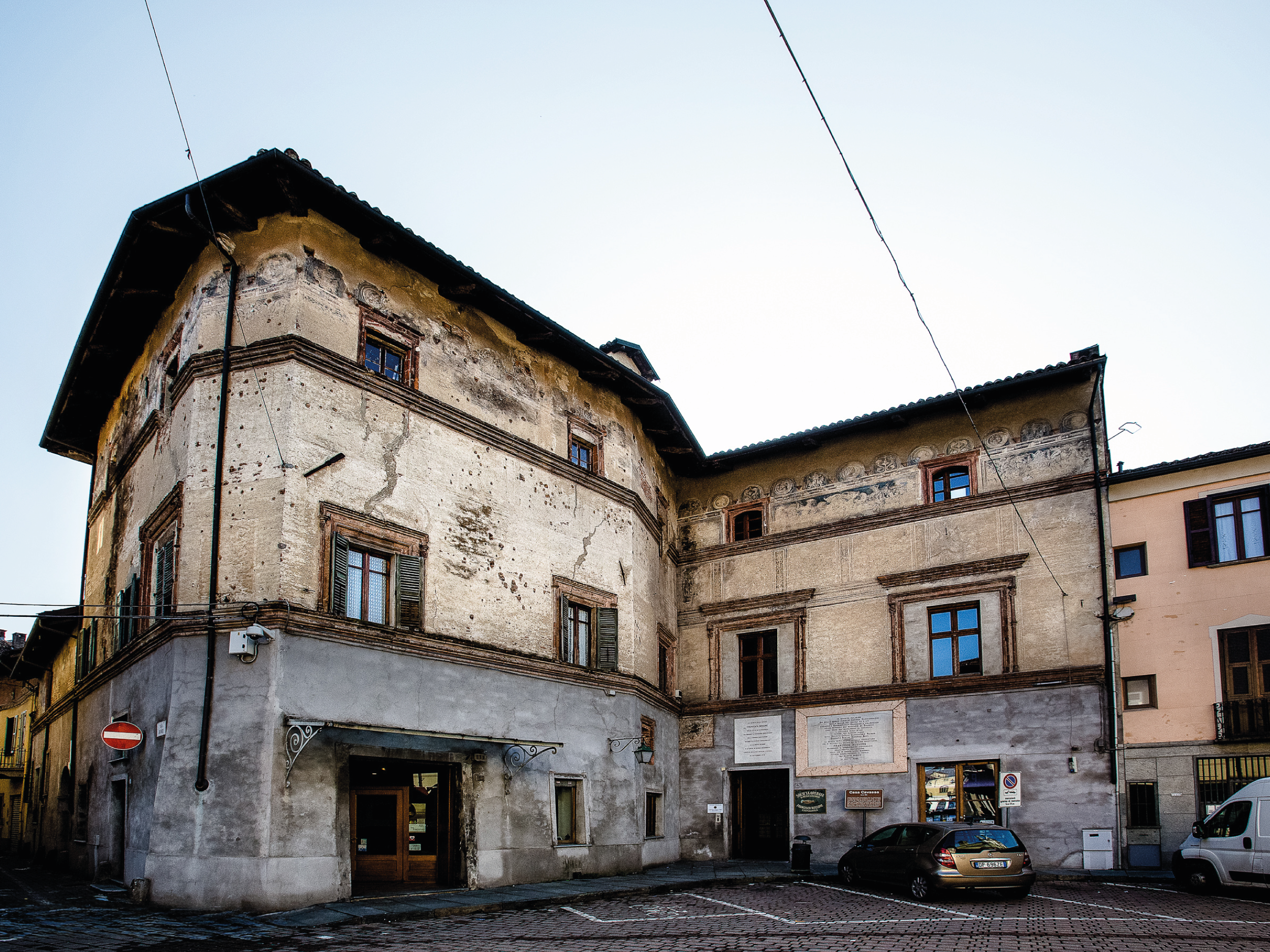 Facciata di Casa Cavassa